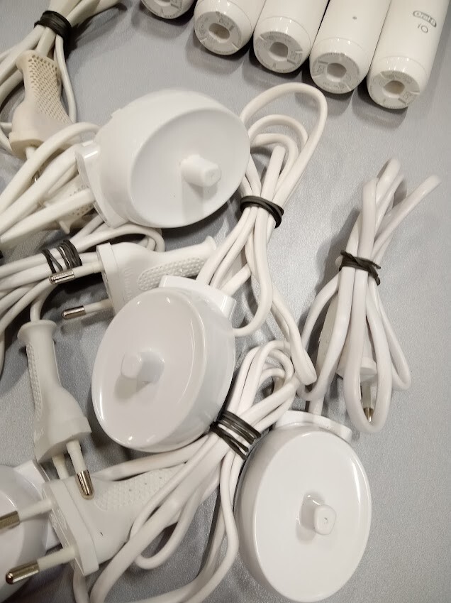 LOT of 10 Oral-B Teeth Brush iO TYPES 3794 & Charger 3757 Not working For parts