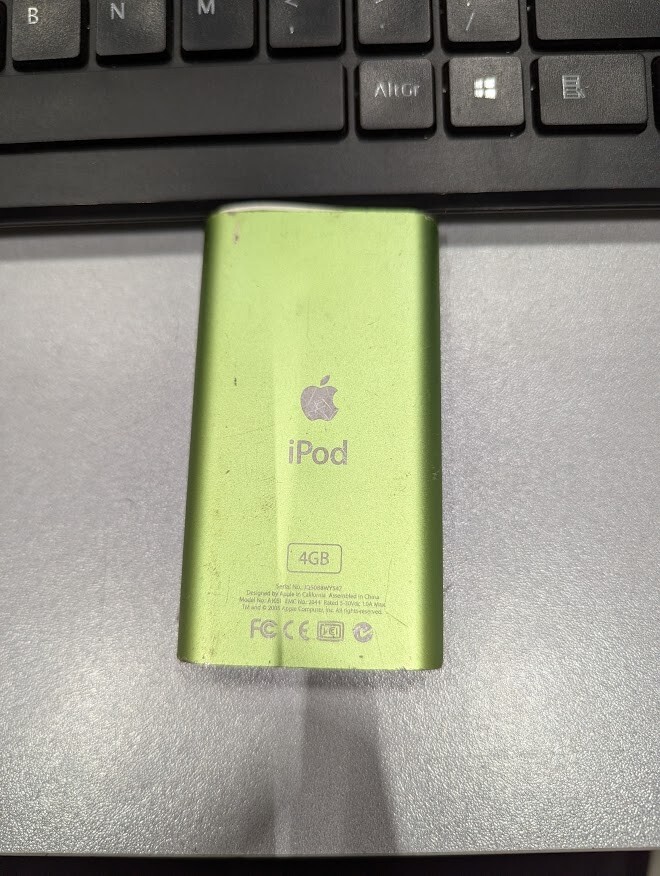 Apple iPod Mini A1051 Green 4GB Portable MP3 Media Video Player Not Working