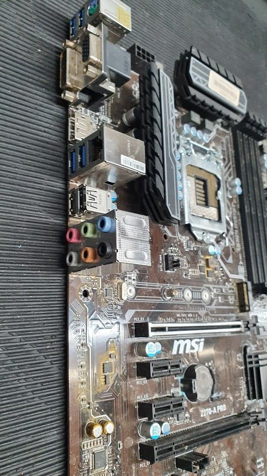 MSI Z270-A PRO Intel Z270 So.1151 Dual Channel DDR4 ATX For Parts