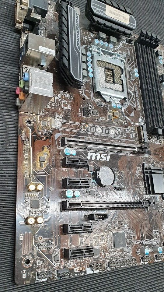 MSI Z270-A PRO Intel Z270 So.1151 Dual Channel DDR4 ATX For Parts