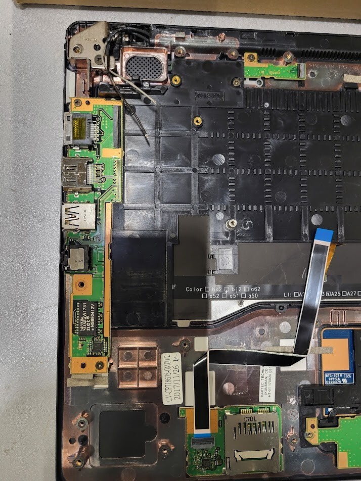 Fujitsu Lifebook U Series Display & Keyboard for Parts – Used Scratched