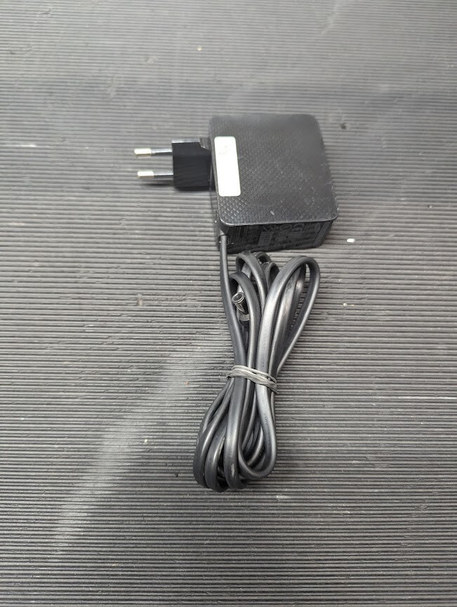 SAMSUNG A2514-MPNL AC Adapter 14.0V 1.79A Used Working With Power Cord