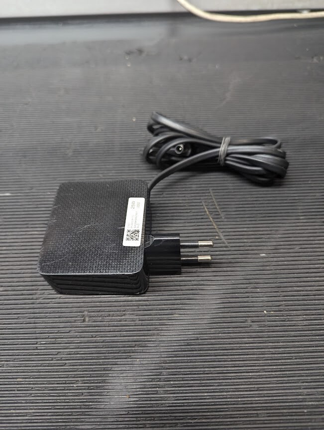 SAMSUNG A2514-MPNL AC Adapter 14.0V 1.79A Used Working With Power Cord