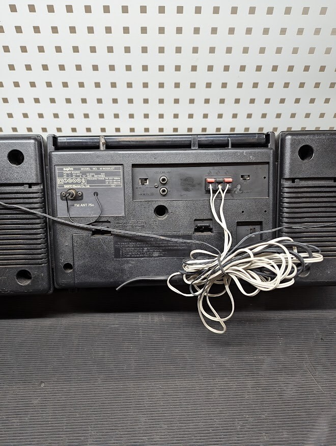 Sanyo MW232LET Stereo Radio Cassette Player  Vintage Dual Cassette Used Working