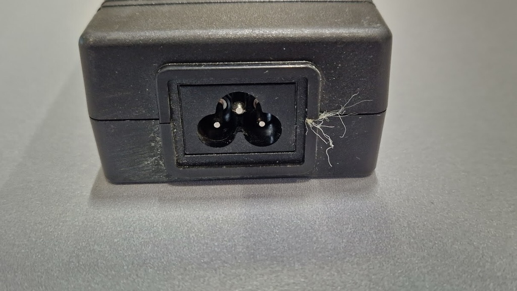 APD DA-120A19 AC Adapter 19V 6.32A Used Working Without Power Cord