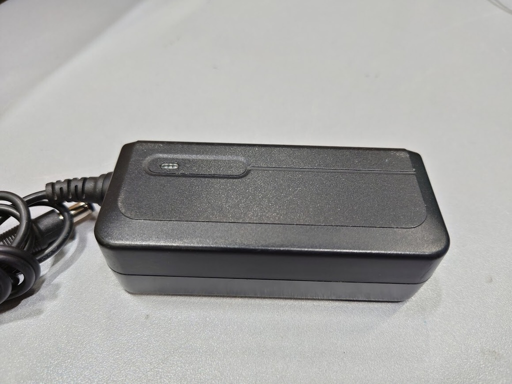 APD DA-40C19 AC Adapter 19V 2.1A Used Working Without Power Cord