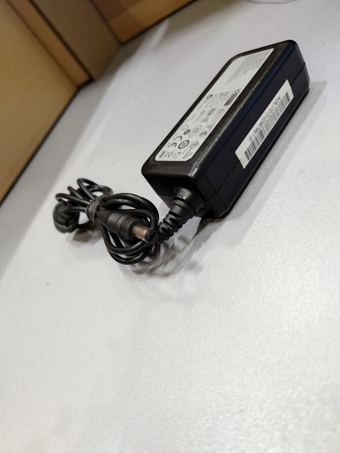 APD DA-40C19 AC Adapter 19V 2.1A Used Working Without Power Cord