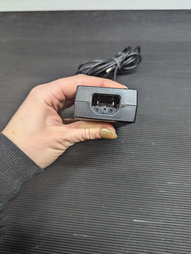 Samsung SAD04214A-UV AC Adapter 14VDC 3.0A Used Working Without Power Cord