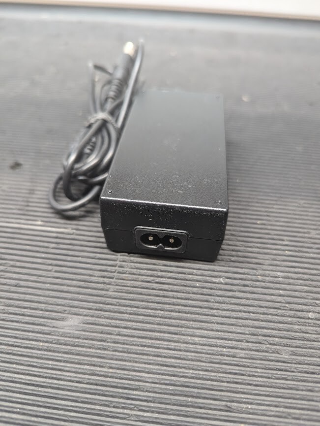 SAMSUNG A3514-FPN  AC Adapter 14.0V 2.5A Used Working Without Power Cord