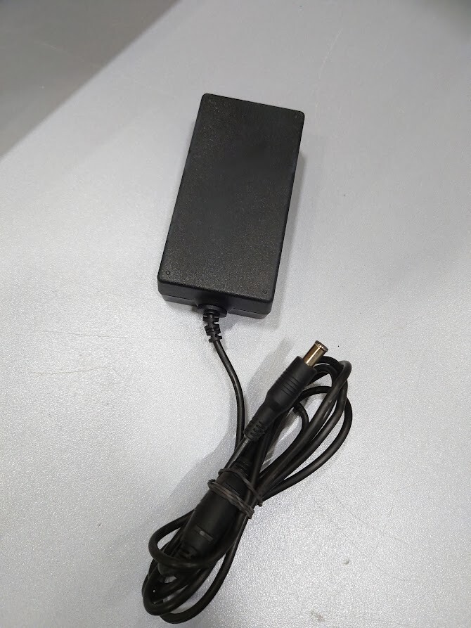 SAMSUNG A3514-ESM AC Adapter 14.0V 2.5A Used Working Without Power Cord