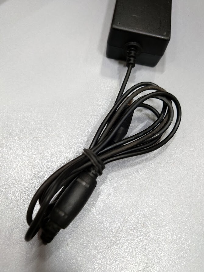 SAMSUNG A2514-DSM AC Adapter 14.0V   1.786A Used Working Without Power Cord