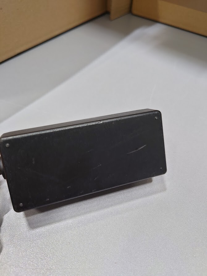 SAMSUNG A2514-DSM AC Adapter 14.0V   1.786A Used Working Without Power Cord
