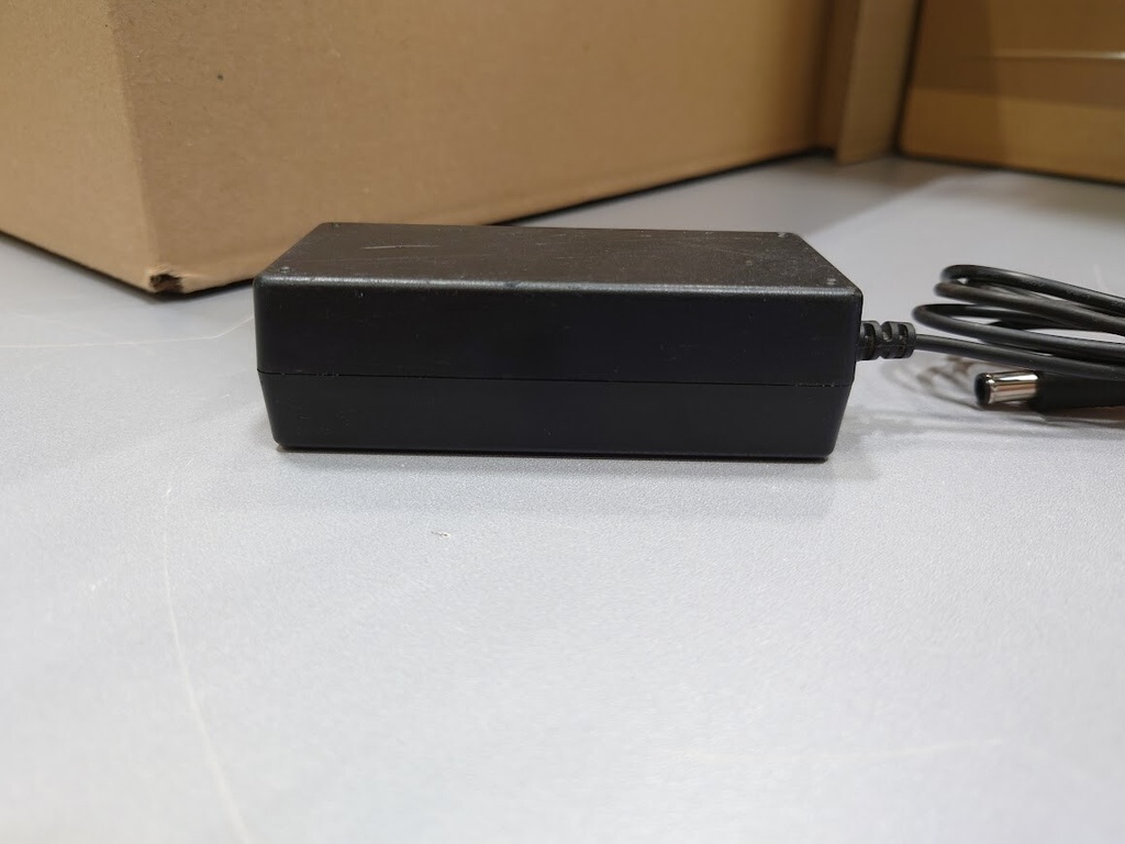 SAMSUNG A2514-DSM AC Adapter 14.0V   1.786A Used Working Without Power Cord