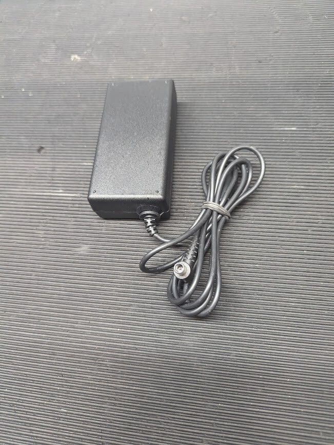 SAMSUNG A5919-FSM AC Adapter 19.0V 3.17A Used Working Without Power Cord