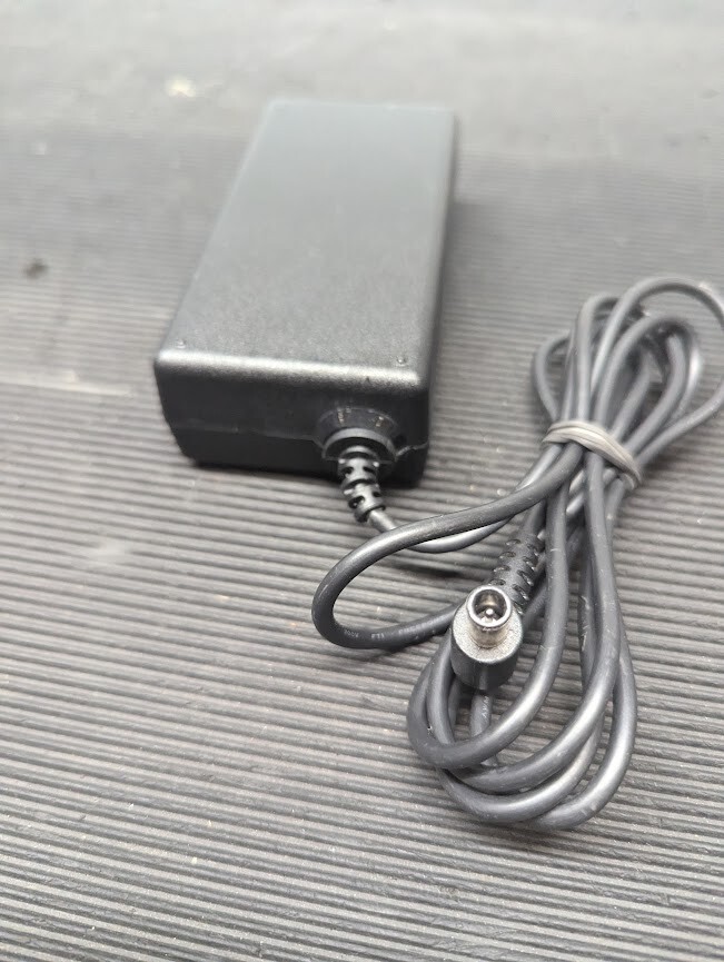 SAMSUNG A5919-FSM AC Adapter 19.0V 3.17A Used Working Without Power Cord