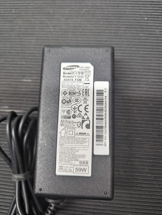 SAMSUNG A5919-FSM AC Adapter 19.0V 3.17A Used Working Without Power Cord
