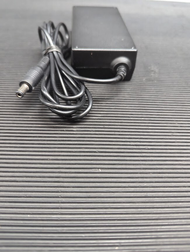 SAMSUNG A5814-DSM AC Adapter 14.0V 4.143A Used Working Without Power Cord