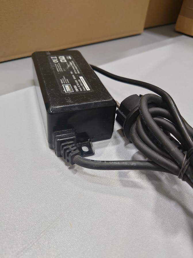 Texas CGF253 Charger 20V 3.0A Used Working Without Power Cord