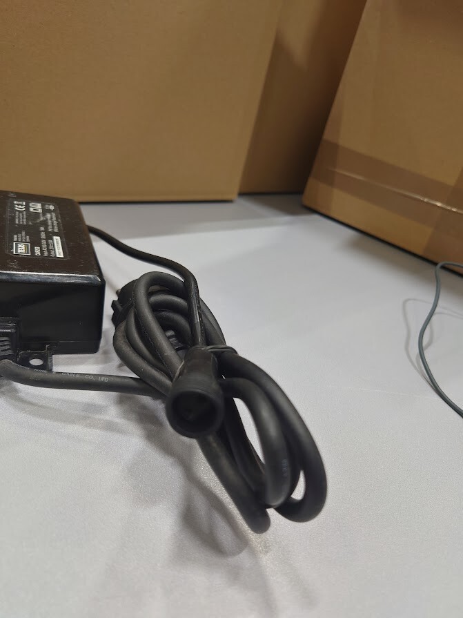 Texas CGF253 Charger 20V 3.0A Used Working Without Power Cord