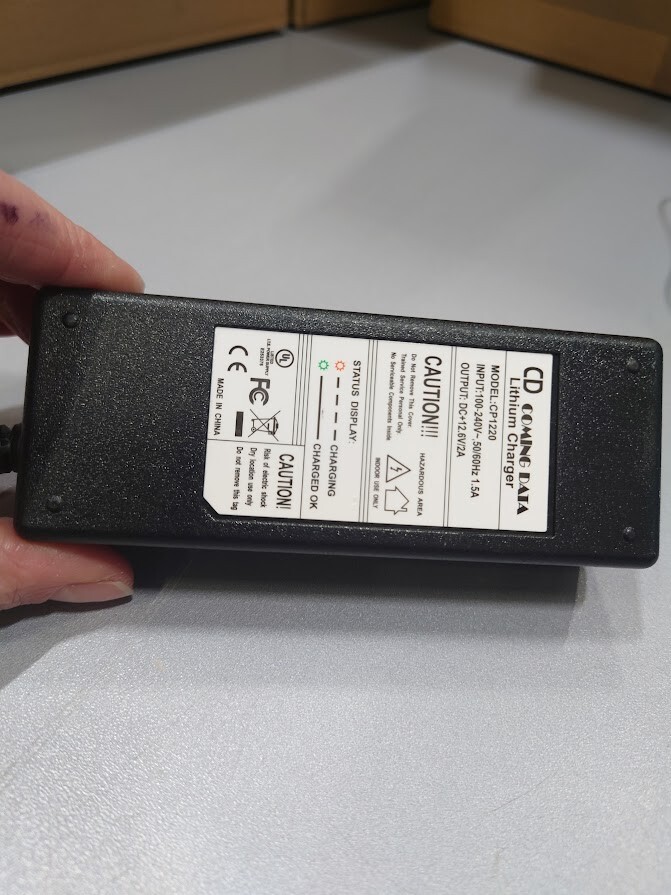 CD Coming Data CP1220 Lithium Charger 12.6V 2A Used Working Without Power Cord