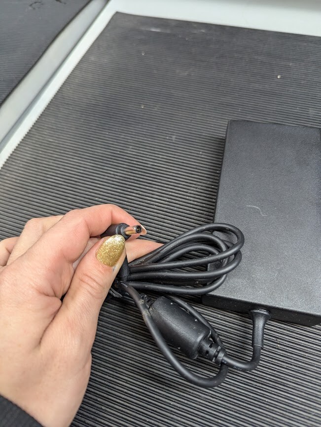 DELTA ADP-120VH D  AC Adapter 20V 6.0A Without Power Cord Black Used