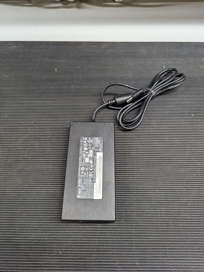 DELTA ADP-120VH D  AC Adapter 20V 6.0A Without Power Cord Black Used