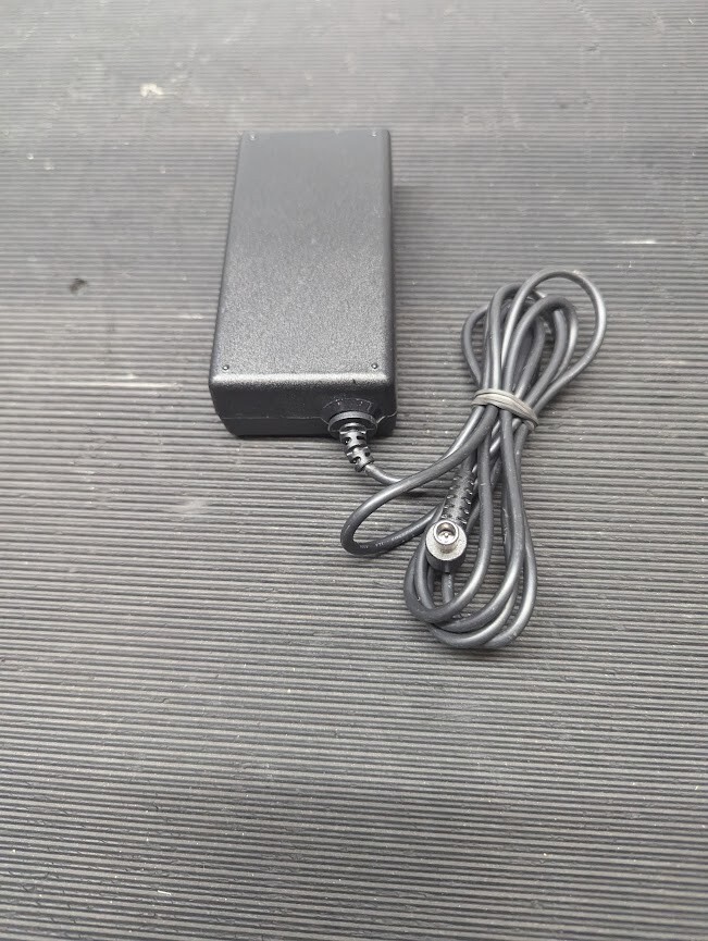 SAMSUNG A5919-FSM AC Adapter 19.0V 3.17A Used Working Without Power Cord