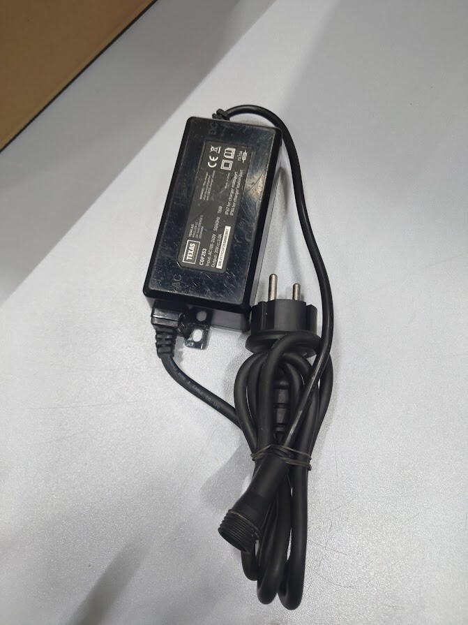 Texas CGF253 Charger 20V 3.0A Used Working Without Power Cord