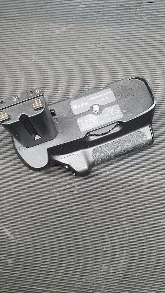 Meike a900 Pro Battery Pack to Sony a6300 Camera Not Working For Parts