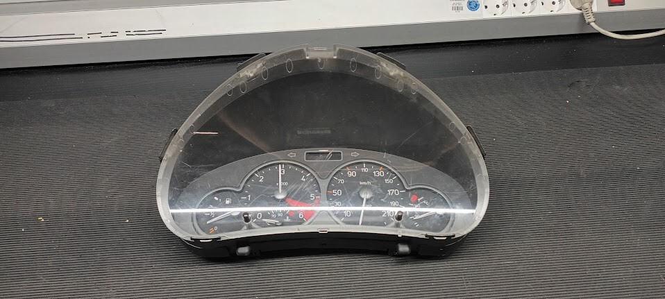PEUGEOT 206 PHASE 1 Dashboard Untested For Parts Or Repair