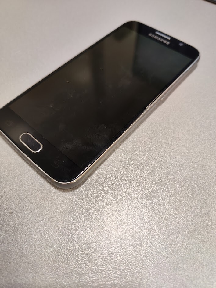 Samsung Galaxy S6 SM-G920F 32GB Storage 3GB RAM Smartphone Not Working For Parts