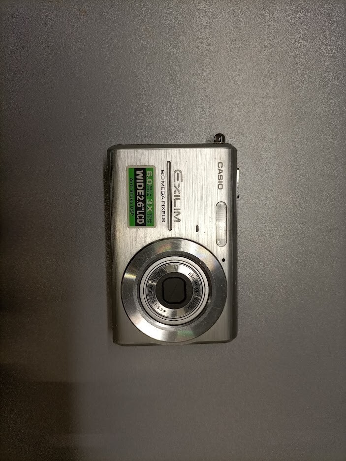 Casio Exilim EX-Z65 6.0MP Digital Camera 3x Optical Zoom Not Working For Parts