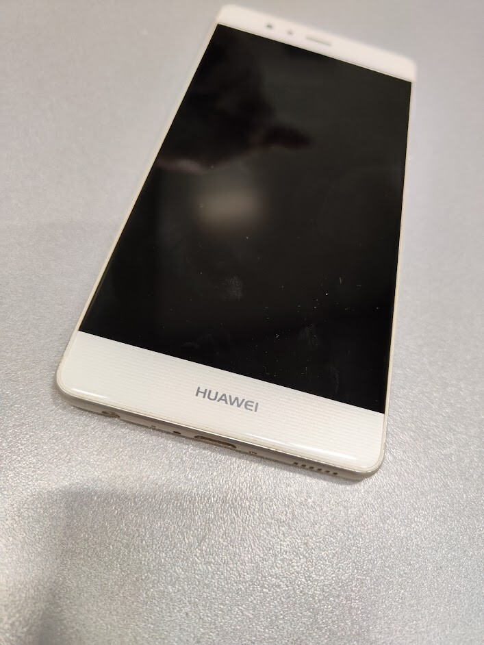 Huawei P9 EVA-L09 32GB Storage 3GB RAM 5.2"  Smartphone Not Working For Parts