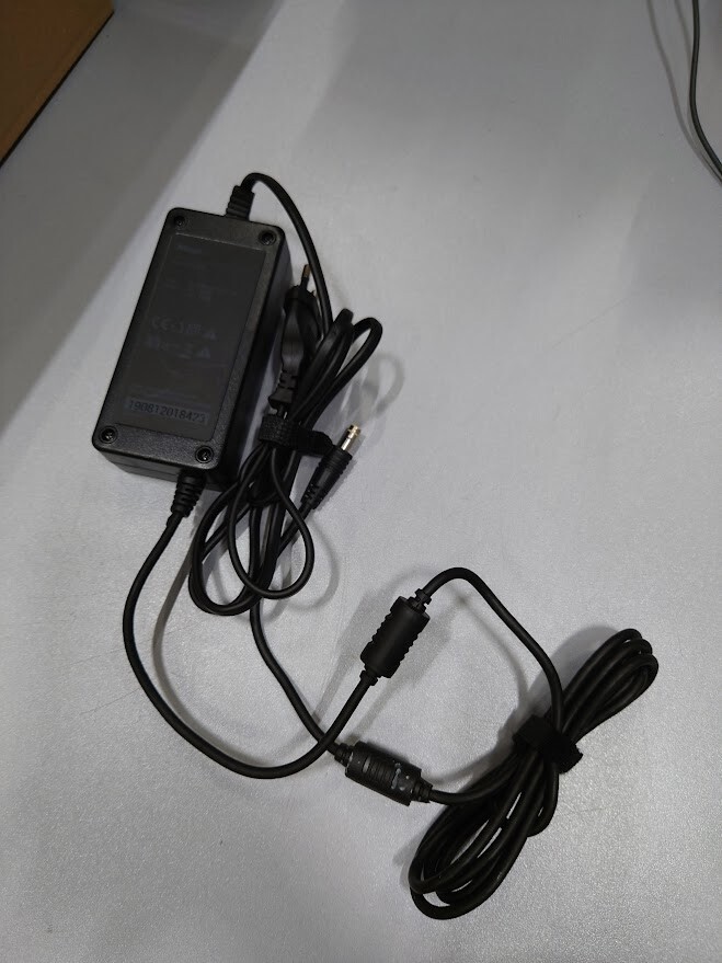 Trust 20194-03 Adapter 19V 4.62A Used Working Without Power Cord
