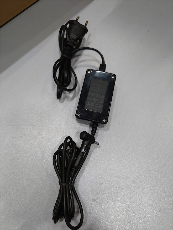 Trust 21904-03 Adapter 19.0V 2.36A 45.0W Used Working Without Power Cord