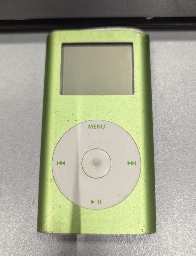 Apple iPod Mini A1051 Green 4GB Portable MP3 Media Video Player Not Working